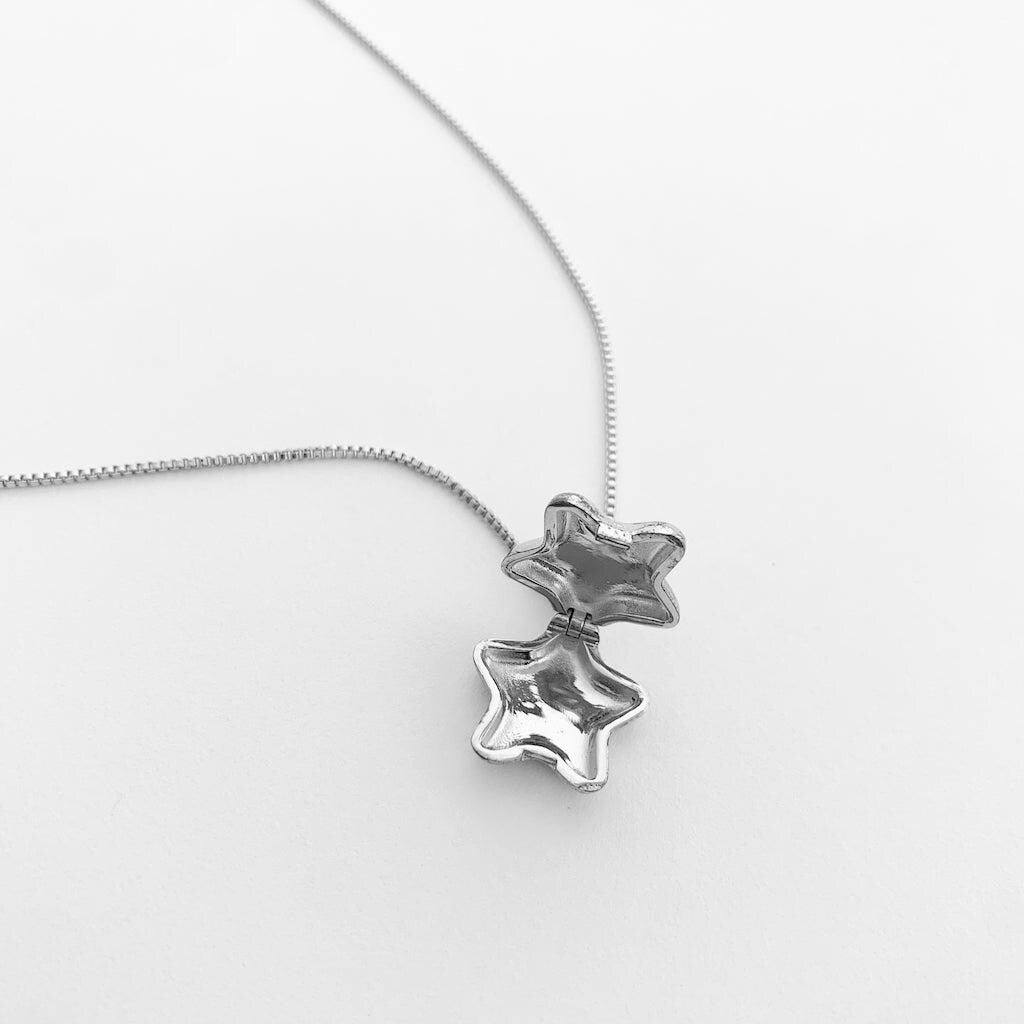 Celestial Keepsake Star Locket – Polly Pocket Inspired Charm Necklace