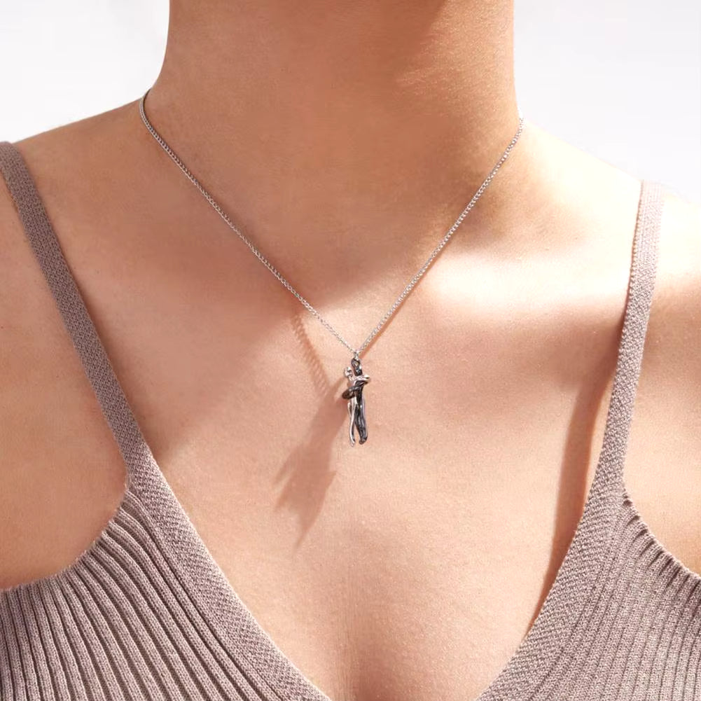 Embrace Forever – Adjustable Hugging Couple Pendant Necklace for Lovers